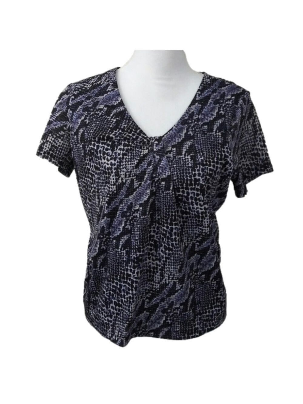 Jones Wear Purple Snakeskin Pattern V-Neck Short Sleeve Pullover Casual Top